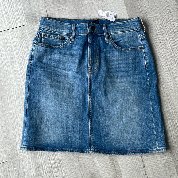 J. Crew Factory Dresses & Skirts - NWT J. Crew Factory denim skirt, size 0.